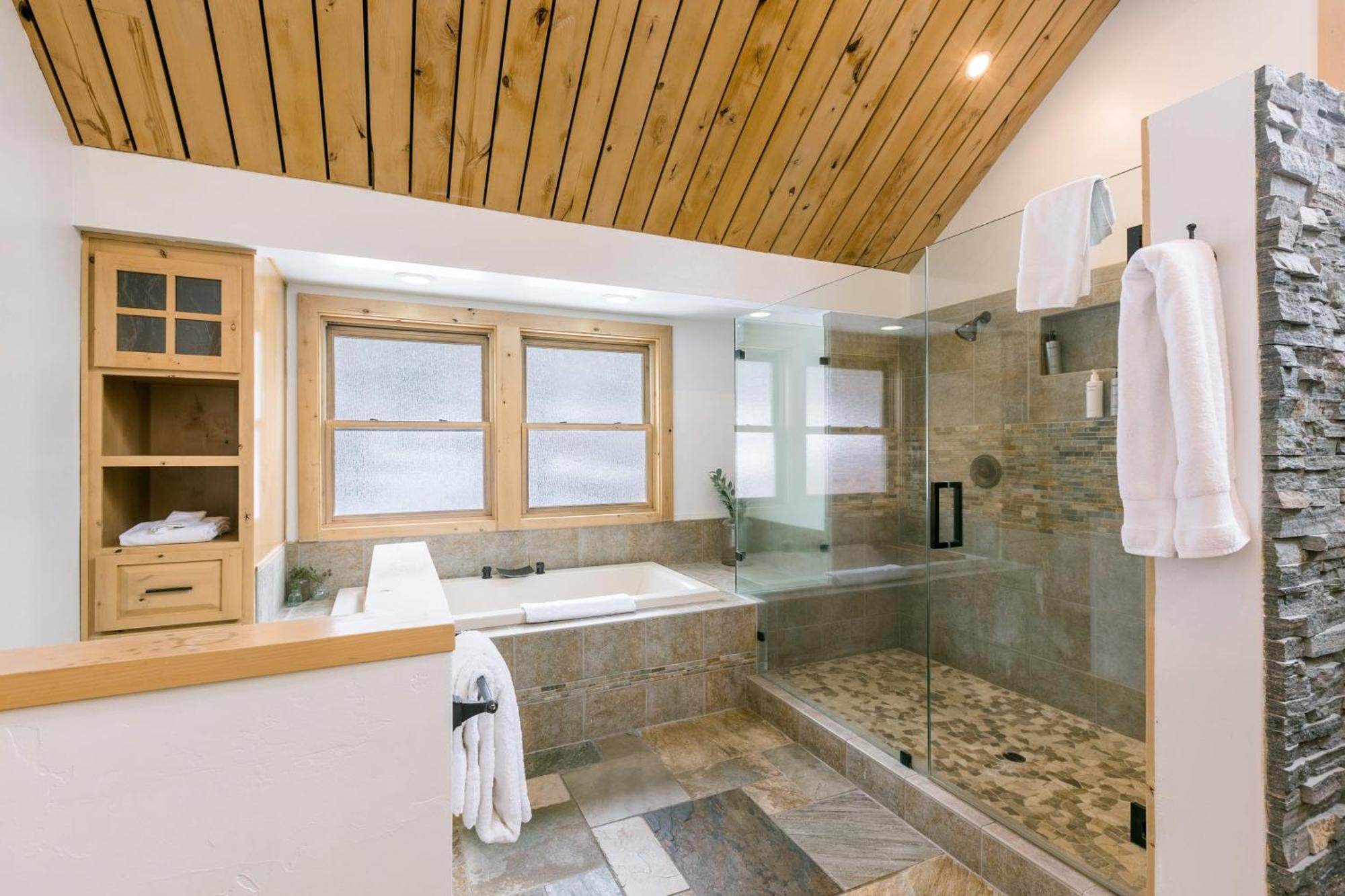 Coyote Moon By Avantstay Cabin Wsauna Mins From Dt Truckee Northstar Eksteriør bilde