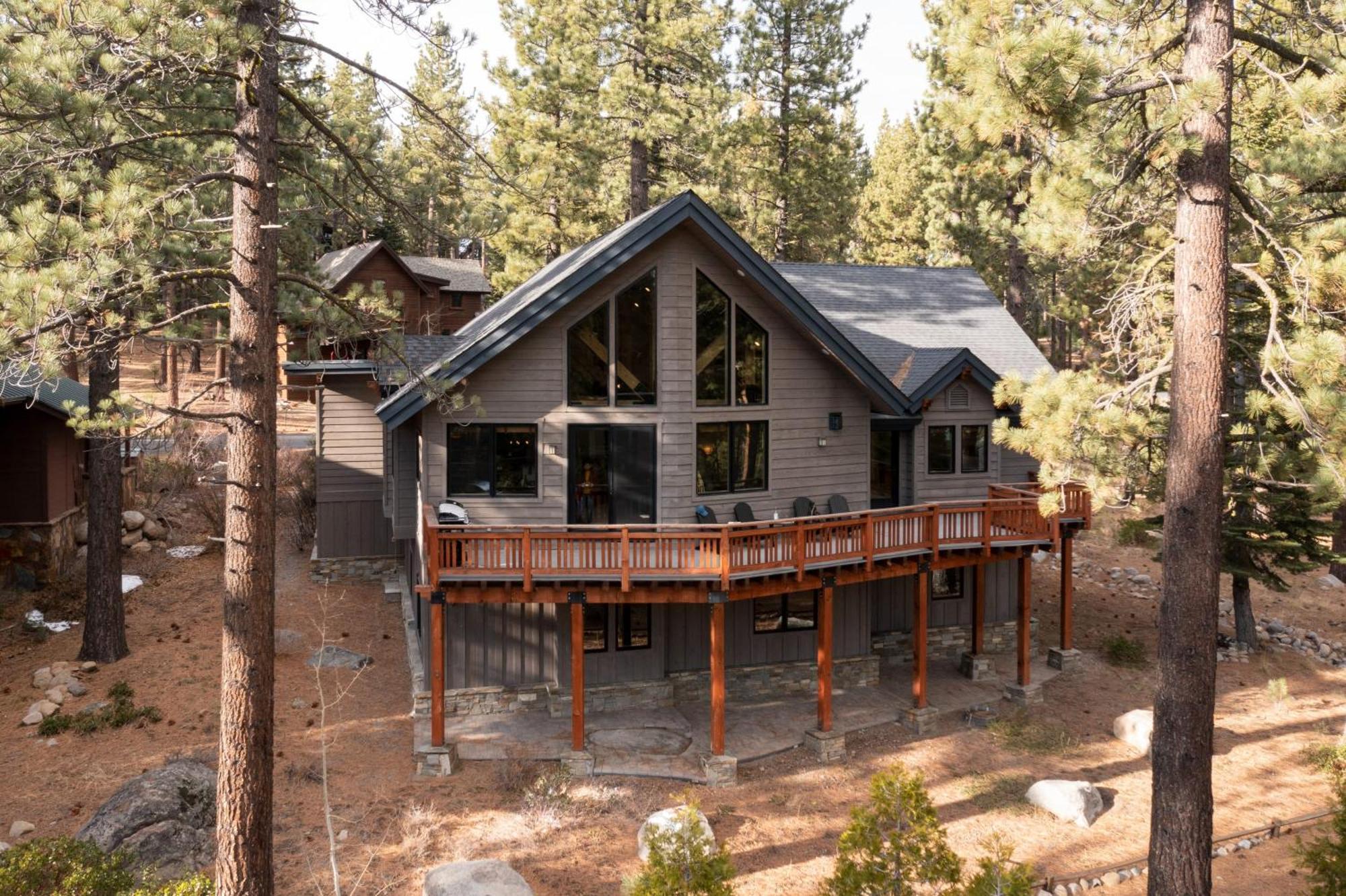 Coyote Moon By Avantstay Cabin Wsauna Mins From Dt Truckee Northstar Eksteriør bilde